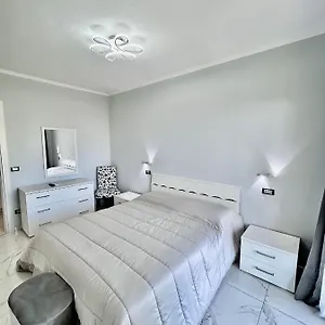 Apartment Azzurra Biricchina - Italien